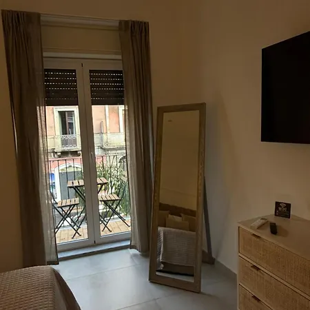 La Dimora Del Castello فندق مبيت وإفطار كاتانيا