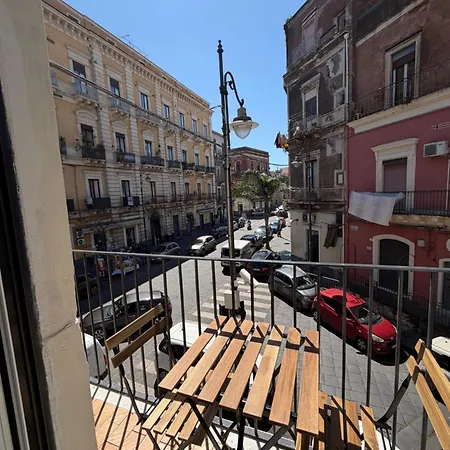 فندق مبيت وإفطار La Dimora Del Castello كاتانيا